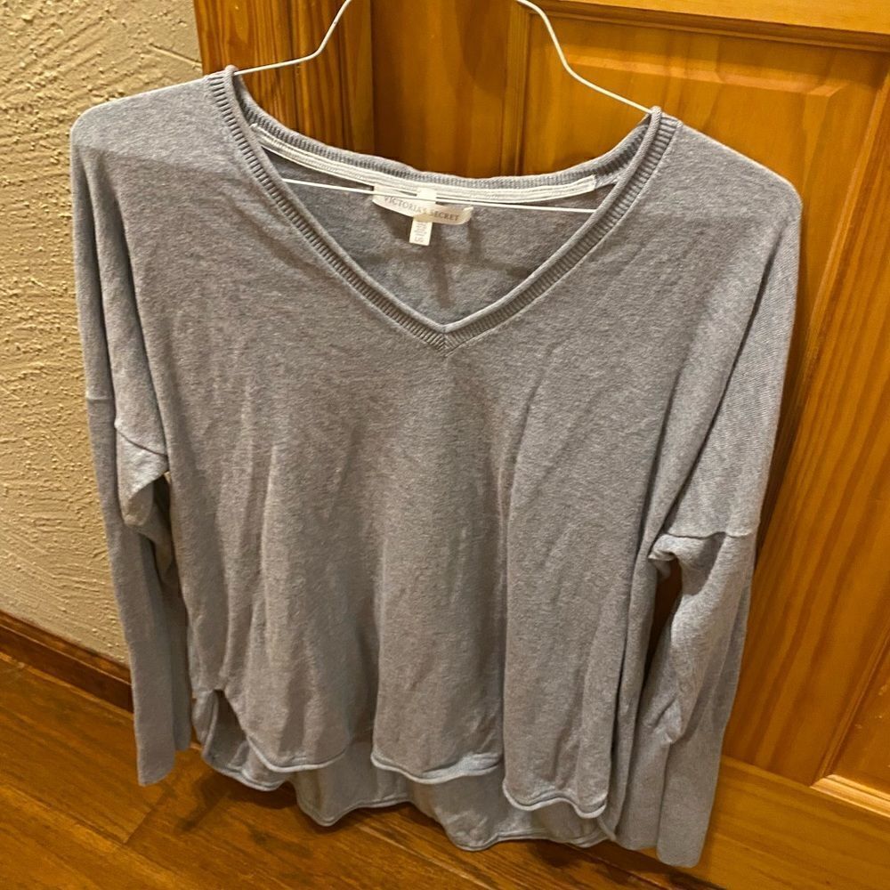 Victoria’s Secret size large long sleeve gray top